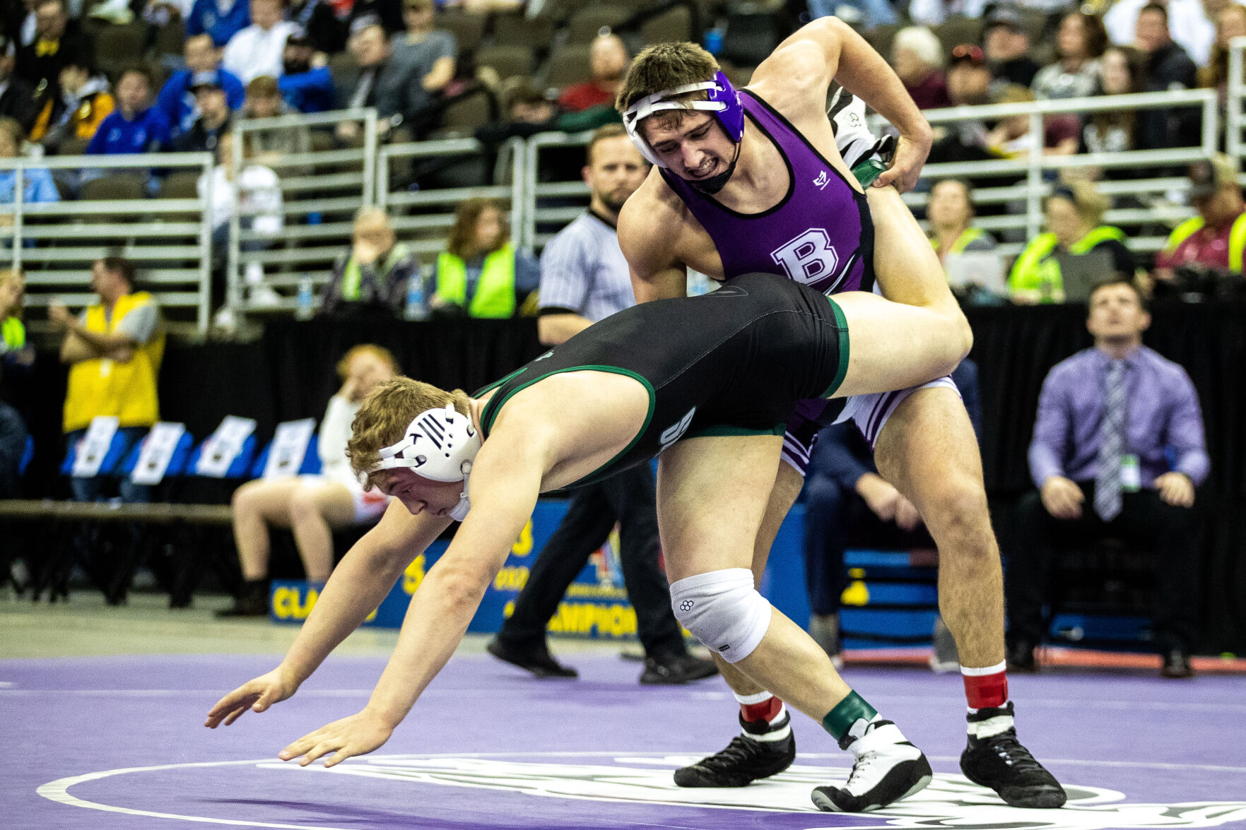 022022-owh-spo-statewrestling-LS03.jpg